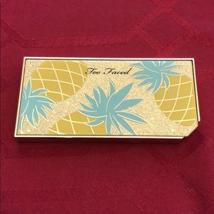 Too faced Sparkling pineapple palette